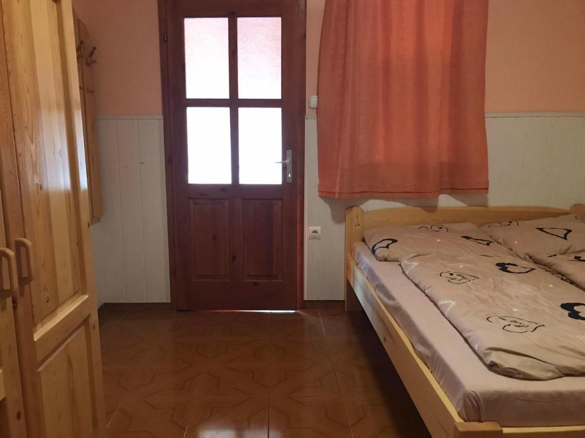 Tahiti Apartman Apartment Hajduszoboszlo Exterior photo