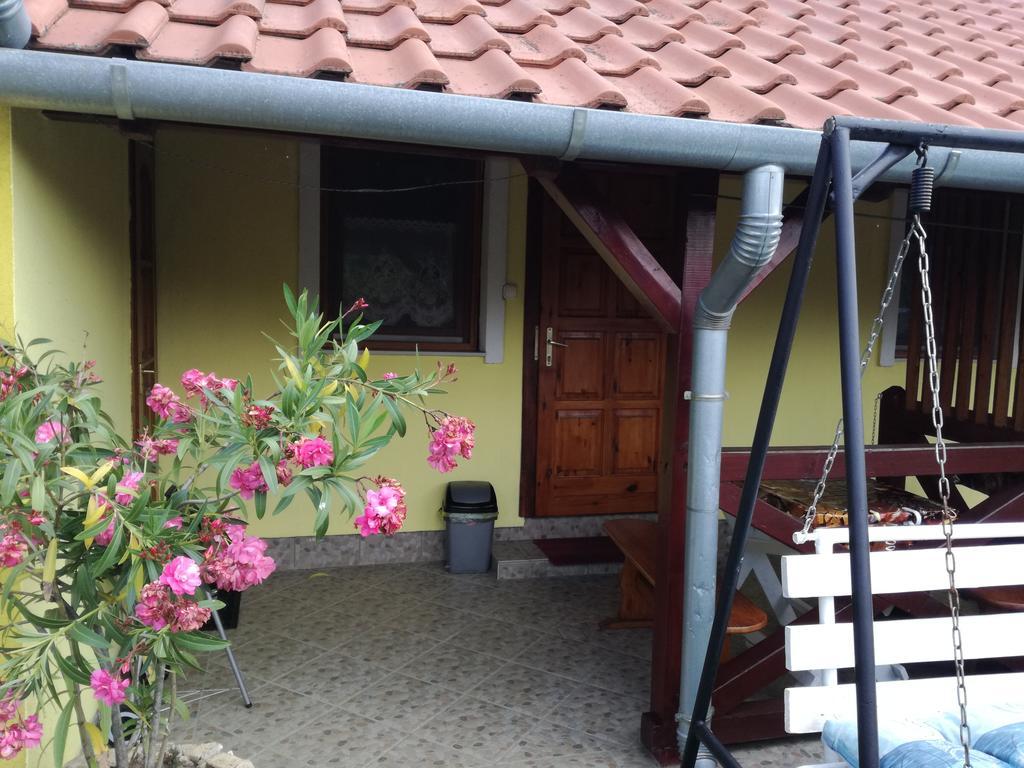 Tahiti Apartman Apartment Hajduszoboszlo Exterior photo